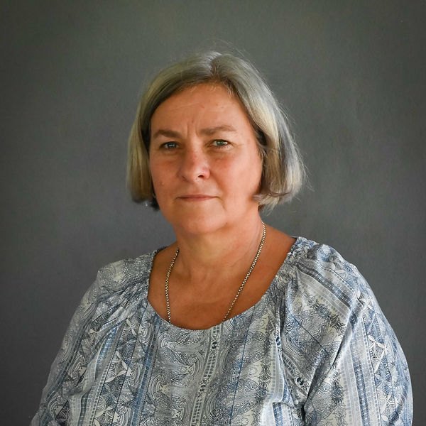Mrs Belinda Bray, Early Years